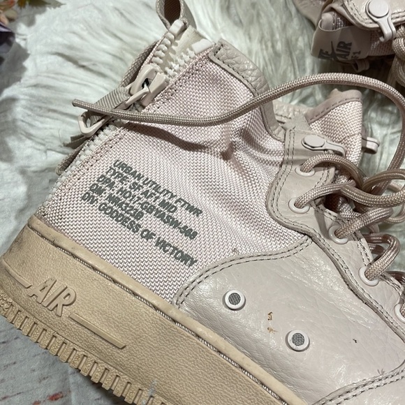 Nike SF Air Force 1 MidSilt Red Canvas Mid Top Sneakers - Picture 4 of 11